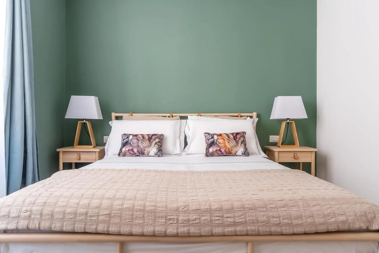 Marchese 25 Apartments Μπάρι 0*,