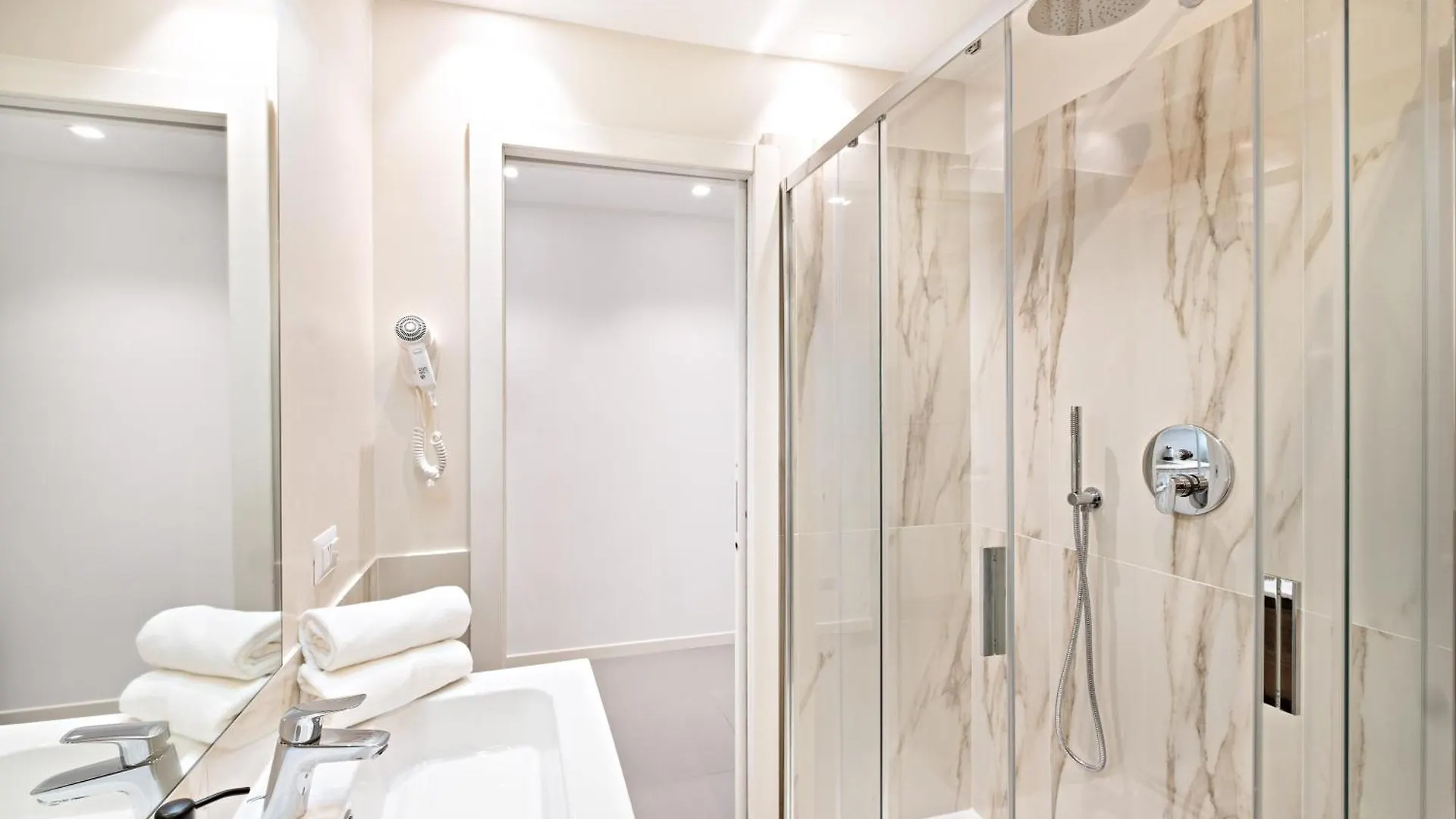 Marchese 25 Apartments Μπάρι 0*,  Ιταλία